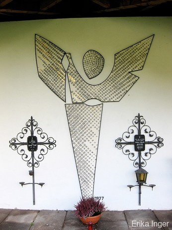 33-Auferstehung-1997-Granit-Steinrelief-Stahl-250x120x10-cm-Friedhof-Frangart-I