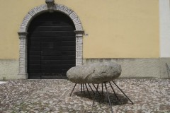 walking-stone-2008-Granito-acciaio-270x150x130-cm-Ausstellung-in-Villa-Lagarina-I